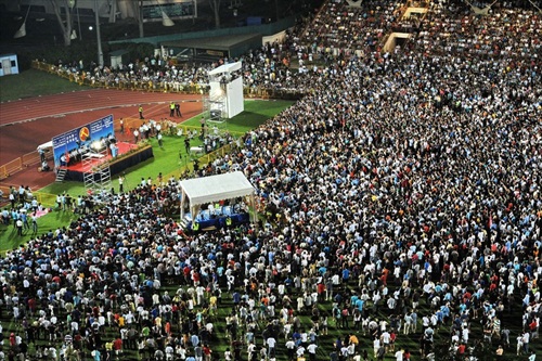 Singapore GE 2011 - Spectators and supporters of the oppositions