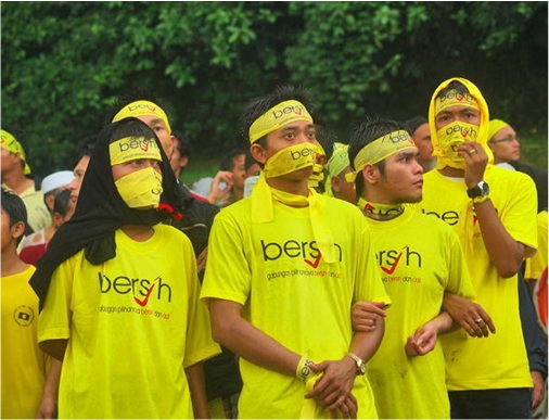 http://www.financetwitter.com/wp-content/uploads/2012/04/Bersih-Demonstrators.jpg