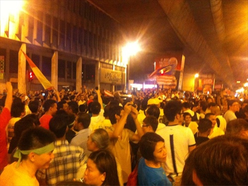 People Flocking to Dataran Merdeka Late Night Friday Before Bersih 3.0