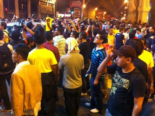 People Flocking to Dataran Merdeka Late Night Friday Before Bersih 3.0