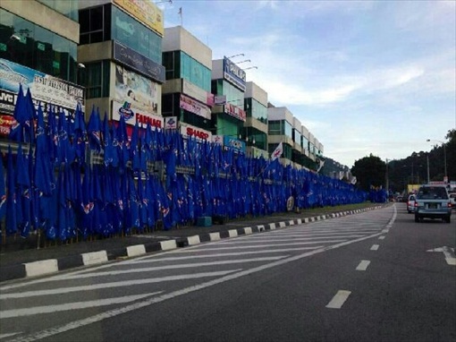 13 General Election - BN Flags 02