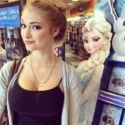 Anna Faith Carlson's resemblance to Queen Elsa - Frozen Movie - 2