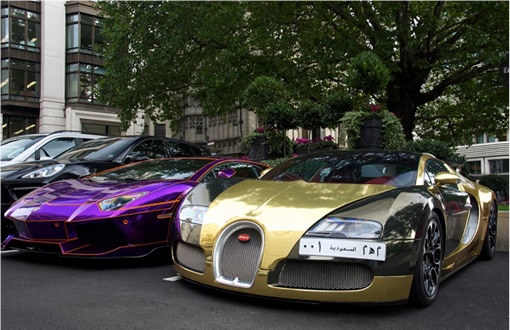 Wealthy Arabs Super Cars in London - Gold Bugatti Veyron and Lamborghini Aventador