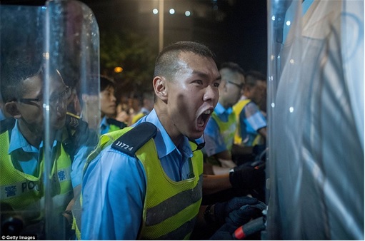 Hong Kong Demonstrations - Policeman Yell