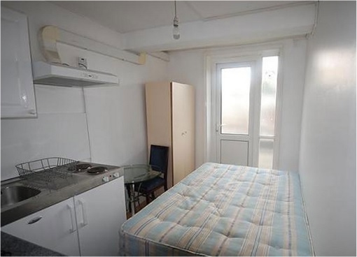 UK Smallest Tiniest House - single bed near Kings Cross station