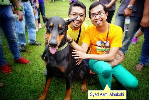 Malaysia I Want To Touch A Dog Event - Organiser Syed Azmi Alhabshi Touching A Dog