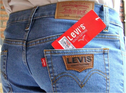 Levi's Jeans - Woman Wearing Jeans