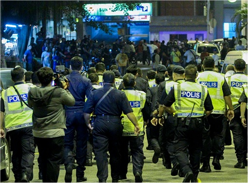 Low Yat Riot - Police Deployed