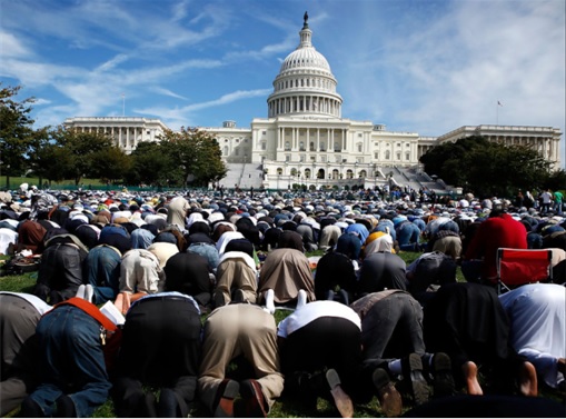 Muslims Praying in front of White House