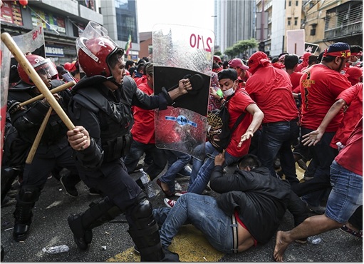 UMNO Red Shirts Rally Charming Message - Police Beating Red Shirts