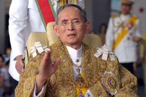 king-bhumibol-wheel-chair