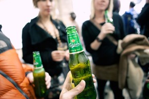 carlsberg-socializing-drinking-beer
