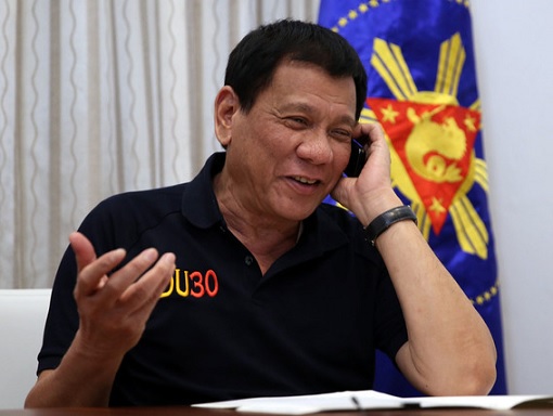 philippine-president-rodrigo-roa-duterte-on-the-phone