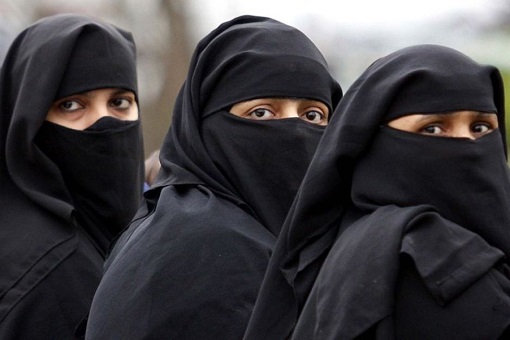saudi-women-in-burqa