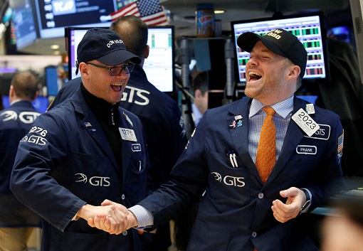 Dow Hits 20,000 - Traders Laughing and Congrats Each Other