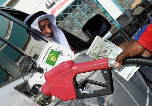 Saudis Pumping Petrol at Station