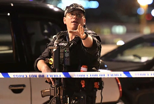 London Bridge and Borough Market Terror Attack - Police Giving Instructions