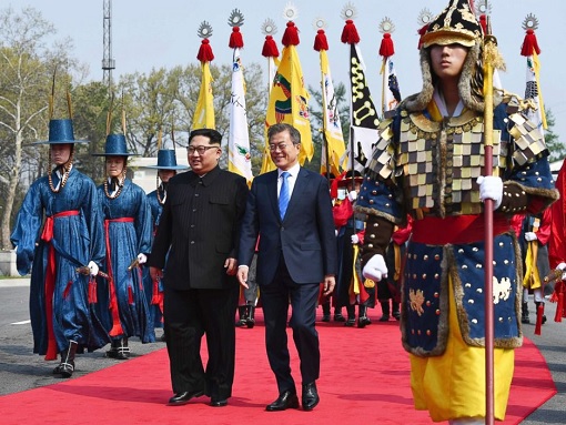 North Korean Kim Jong-un Meets South Korean President Moon Jae-in - Summit - Walk Together