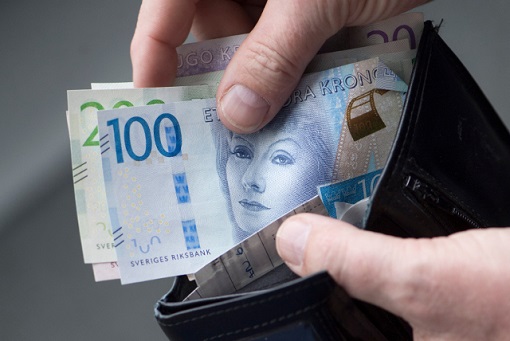 Sweden Cashless Country - Kronor Notes in Wallet