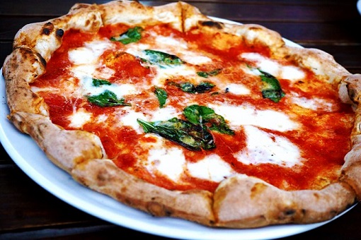 Food - Pizza Margherita in Naples, Italy