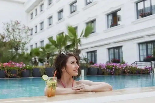 Sura Hagia Sophia Hotel - Swimming Pool Girl - Turkey