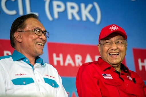 Anwar Ibrahim and Mahathir Mohamad - Laughing