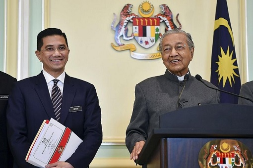 Azmin Ali and Mahathir Mohamad - Smiling