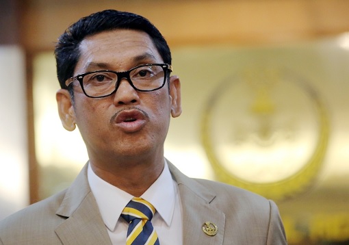 Perak Menteri Besar Chief Minister Ahmad Faizal Azumu