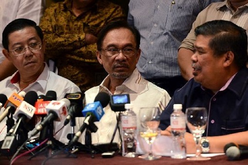 Lim Guan Eng with Anwar Ibrahim and Mat Sabu