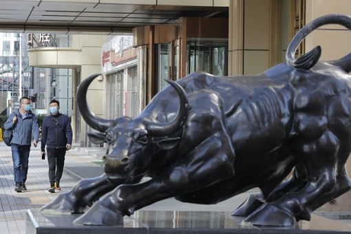 Shanghai China Stock Market - Bull Statue