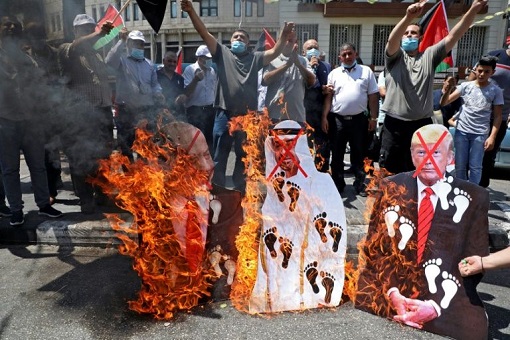 Israel-UAE Diplomatic Deal Normalisation - Palestinians Protest Burn Cutouts of Netanyahu, Trump and Crown Prince Mohammed Bin Zayed