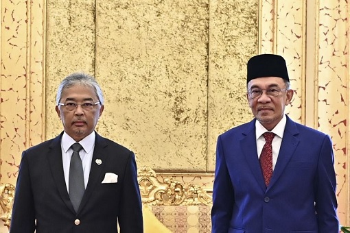 Anwar Ibrahim Meets Agong King Sultan Abdullah