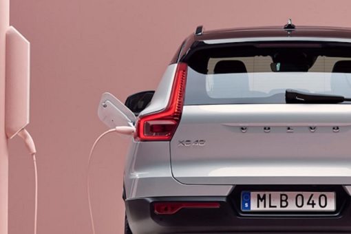 Volvo Electric Car XC40 - Charging