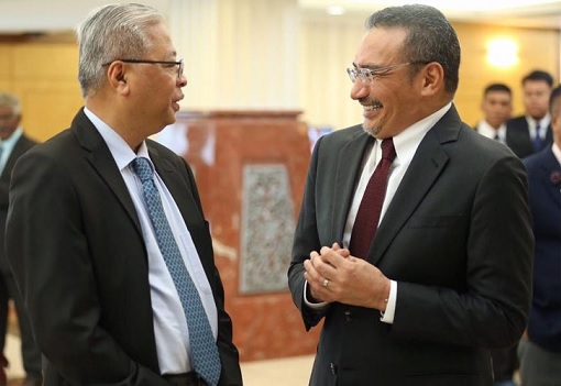 Ismail Sabri and Hishammuddin Hussein - Laugh