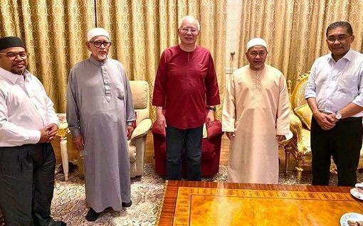 Hadi Awang Leading PAS Leaders To Visit Najib Razak After Guilty Verdict