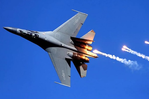 China Shenyang J-16 Fighter Jet - Flares