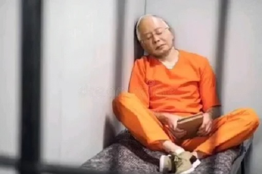 Najib Razak in Orange Jumpsuit - Prison Jail