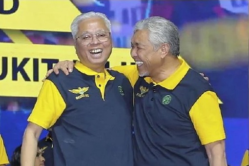 Ismail Sabri and Zahid Hamidi - Laughing and Hugging