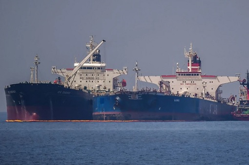 Dark Fleet Tankers - Smuggling and Transferring Sanctioned Oil