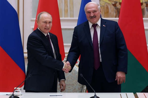 Russia President Vladimir Putin with Belarus President Alexander Lukashenko