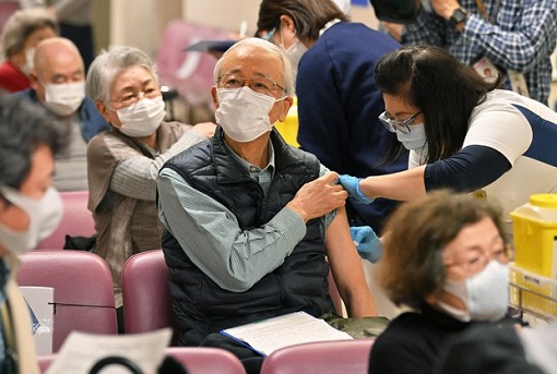 Coronavirus - Japan Covid-19 Vaccine - People Over 60 Years Old