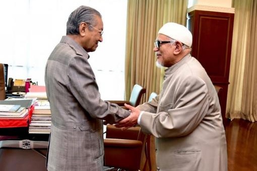 Mahathir Mohamad and Hadi Awang - Scammers