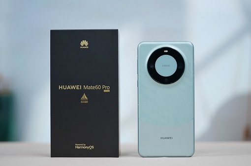 Huawei Mate 60 Pro - Unpacking