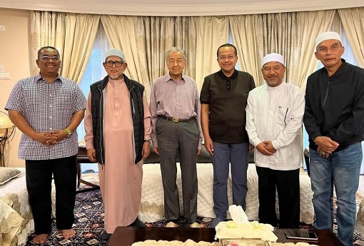Mahathir Mohamad - Meeting With Opposition Four State Government