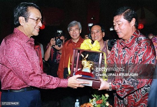 Mahathir Mohamad and Ling Liong Sik