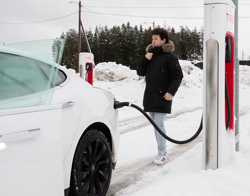 Tesla Won't Charge In Cold Winter - Charging Longer Than Usual
