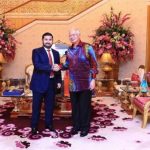 UMNO Inciting Monarchy - Mahathir Should Stop Pussyfooting After Another Humiliating U-Turn