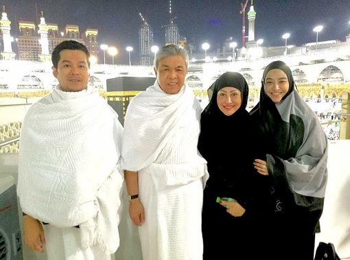 Zahid Hamidi和家人 - 沙特阿拉伯的副朝