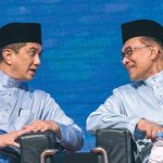 Did Azmin Just Threaten To Quit PKR With 15 MPs If People Continue Mocking His Homosexuality?