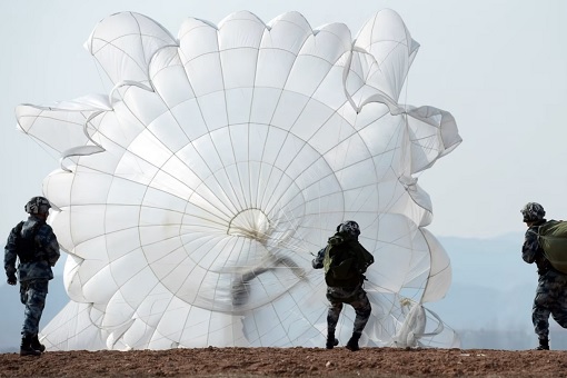 Russia Helping Prepare China To Invade Taiwan - Airborne Parachute